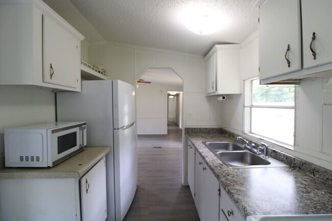 Building Photo - 65 Cameron Cir