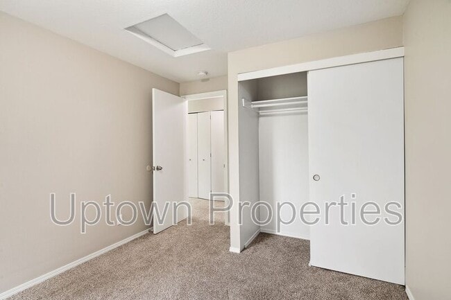 Building Photo - 6133-6135 SE Frances St.