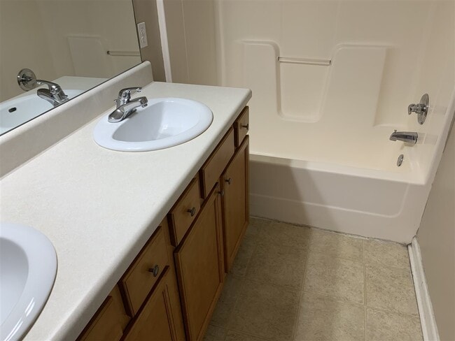 Building Photo - 2862 Waterbrook Way