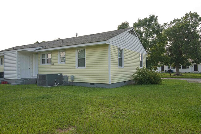 Building Photo - 322 Starling St