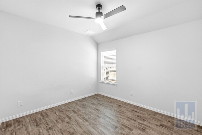 Building Photo - 188 Danbark Dr