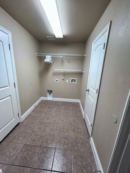 Building Photo - 1521 Applegate Way