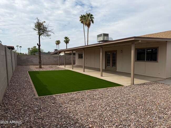 Building Photo - 10021 N 47th Dr