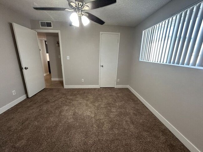 Building Photo - 859 S Ext Rd