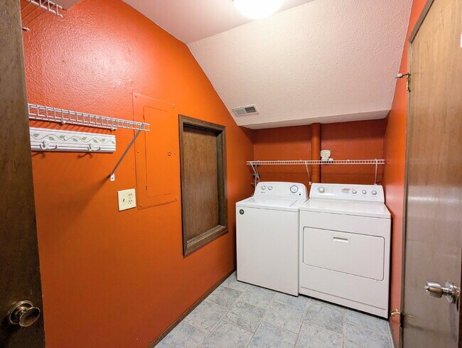 Building Photo - 3-Bed Retreat with Forest Abundance