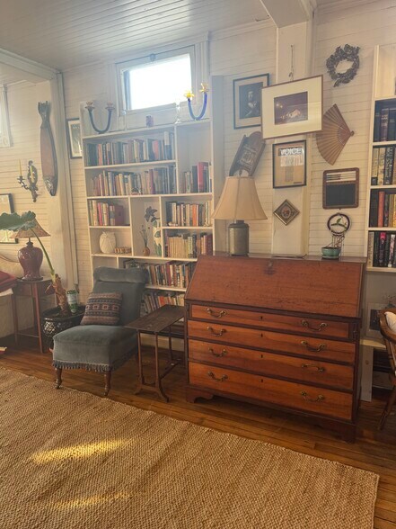 Building Photo - 3 Meadow St