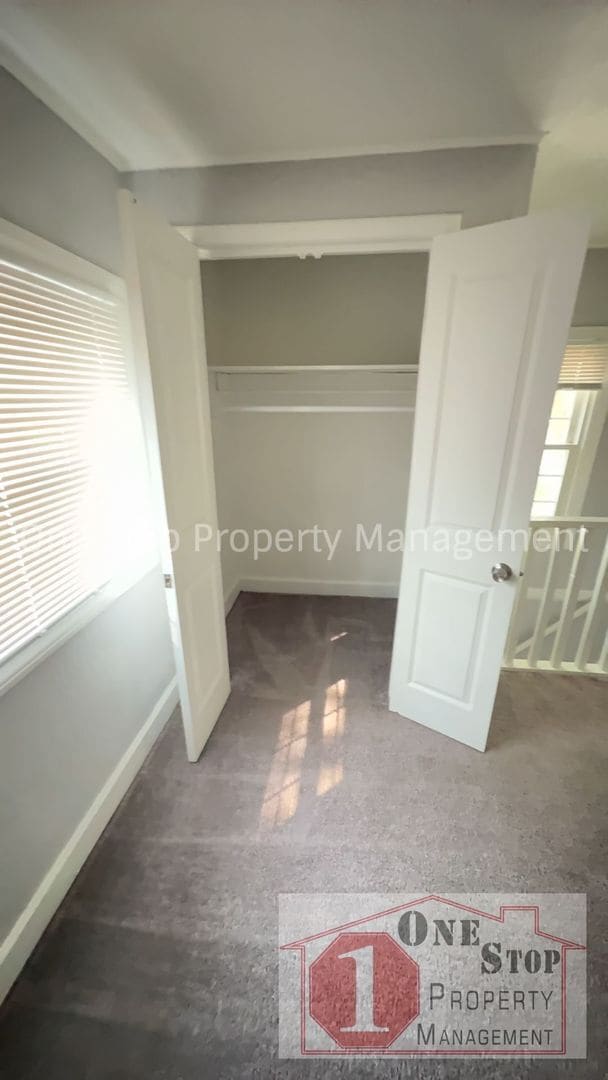 Building Photo - Welcome Home to this 3 Bedroom, 2 Bathroom...