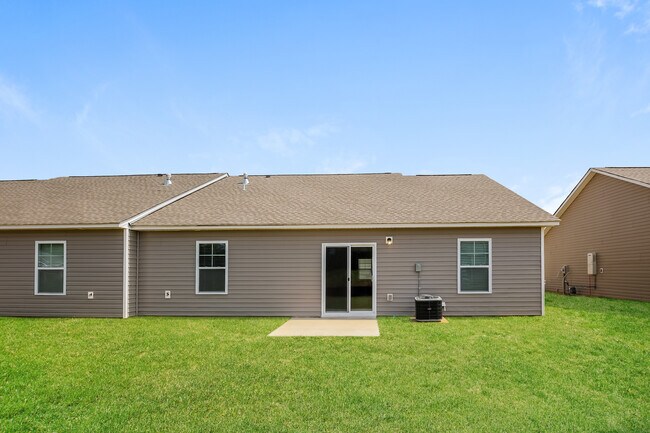 Building Photo - 485 Conifer St