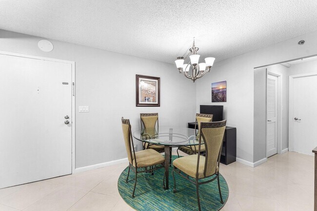 Building Photo - 3215 S Ocean Blvd