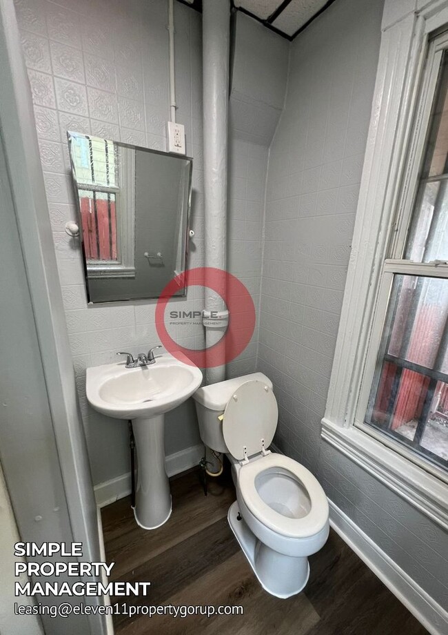 Building Photo - 1239 Greenwich St