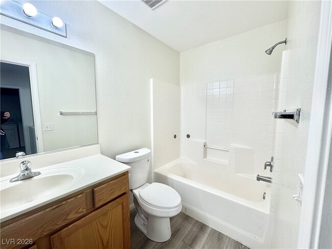 Building Photo - 1101 Red Butte St