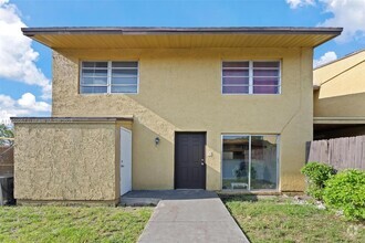 Building Photo - 15460 SW 82nd Ln