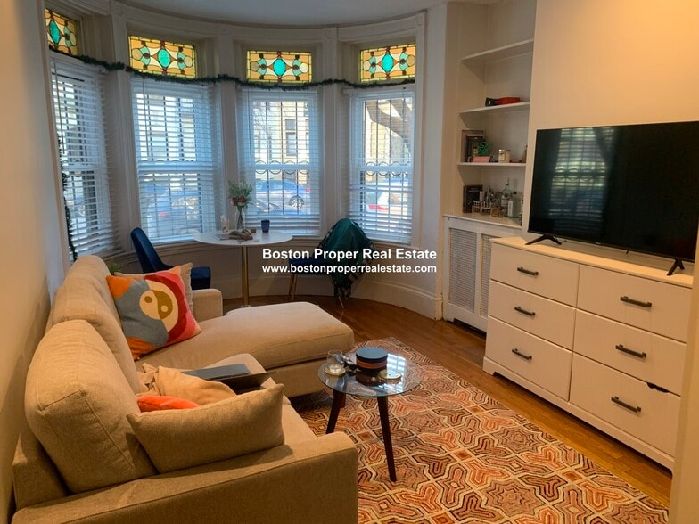 Building Photo - 45 Westland Ave