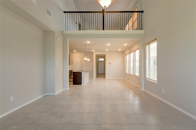 Building Photo - 12355 Summerbrook Dr