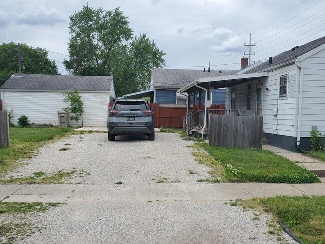 Building Photo - 2802 Elwood Ave