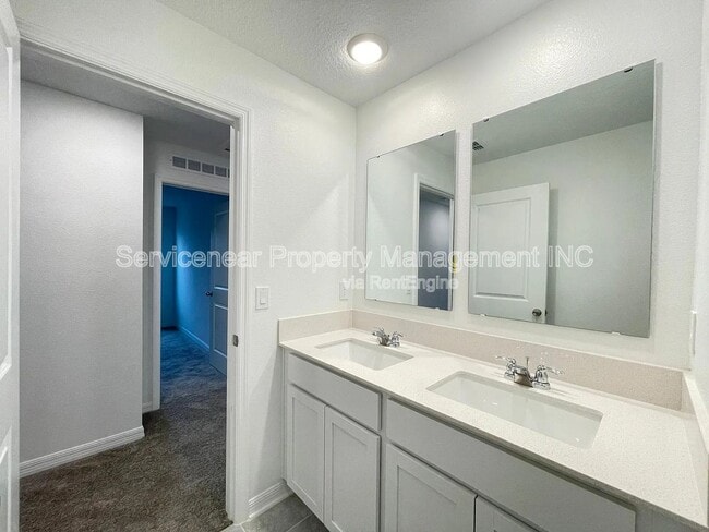 Building Photo - 3931 Willow Brk Dr