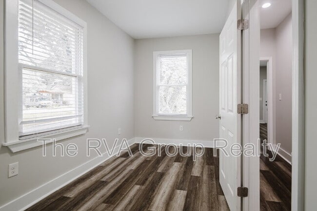 Building Photo - 218 E 34th St