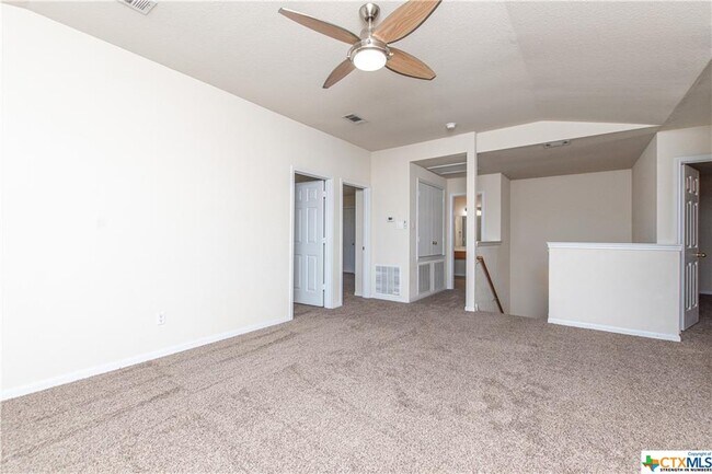Building Photo - 2122 Modoc Dr