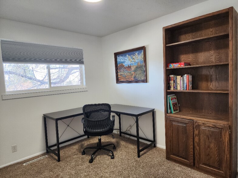 Building Photo - 489 E 2150 S
