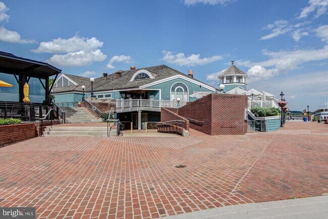 Building Photo - 2181 Jamieson Ave