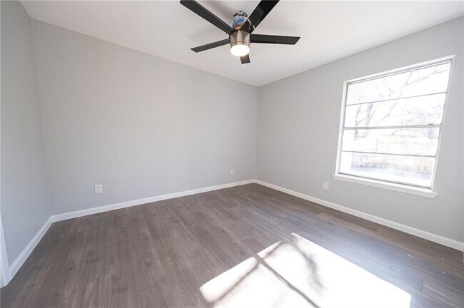 Building Photo - 4900 Hawk Cove