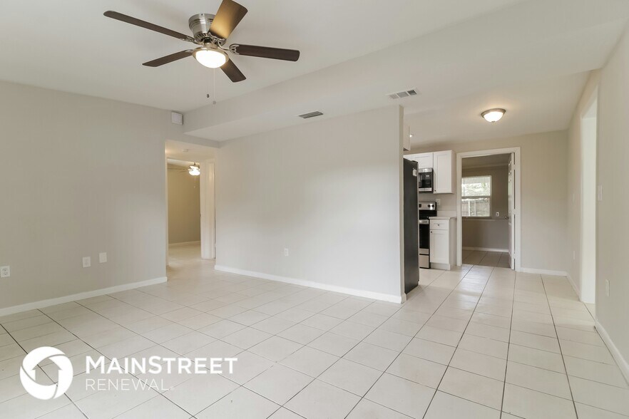 Building Photo - 560 Georgia Ave