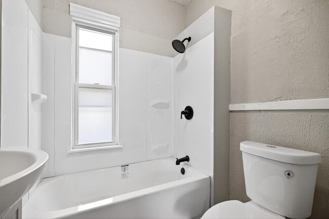 Building Photo - 3356 W 44th St