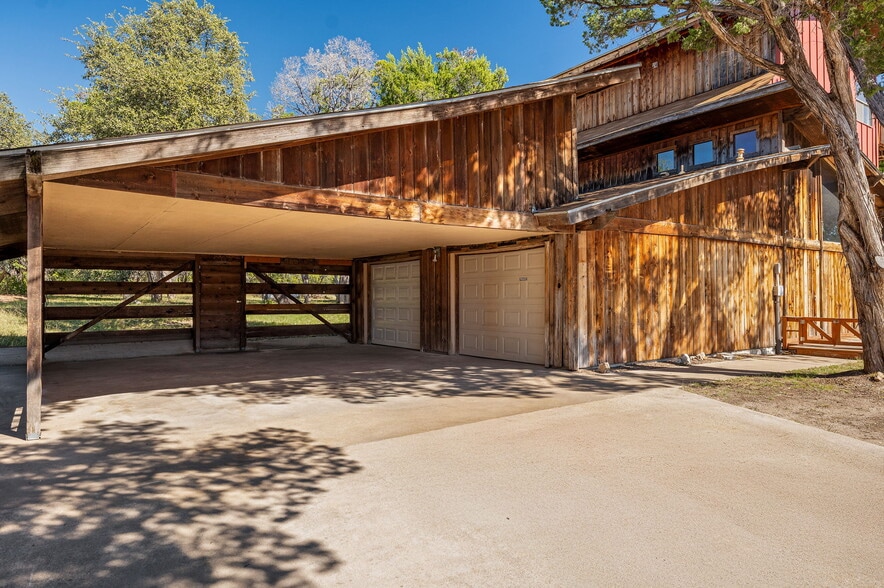 Building Photo - 302 Venture Blvd S