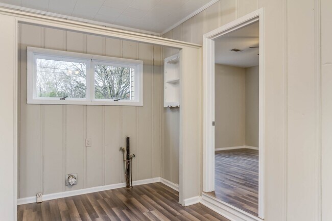 Building Photo - 70 Cedar