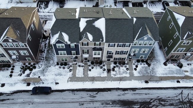 Building Photo - 3010 Mahican Cir