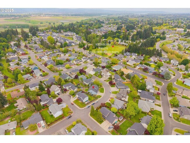 Building Photo - Spacious 4BR, 3 Bath House in Felida