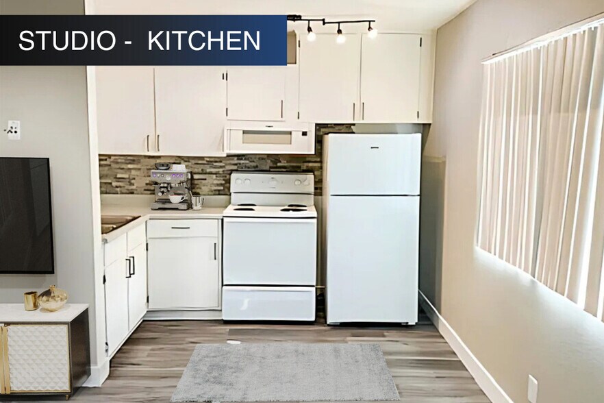 Studio - Kitchen - Park Avenue Apartments
