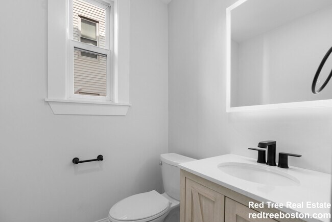 Building Photo - 79 Sydney St