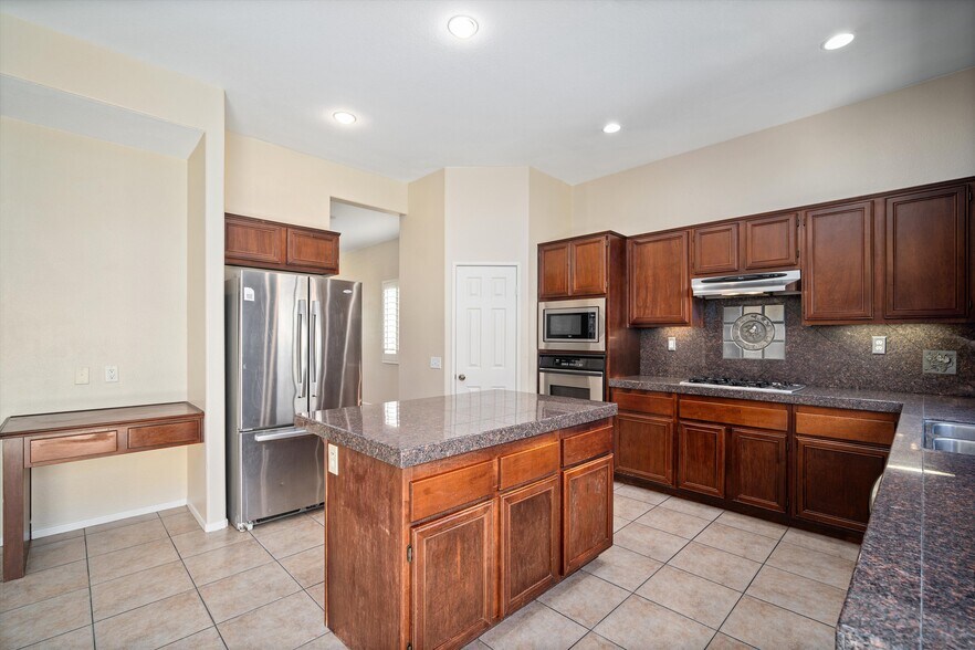 Building Photo - 26426 Mare Ln