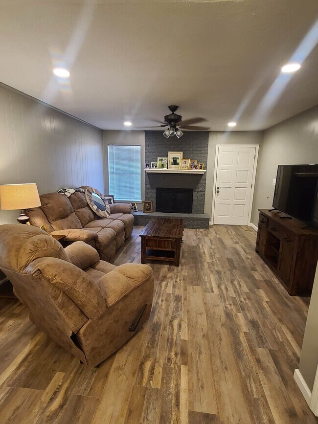 Building Photo - Wynnewood