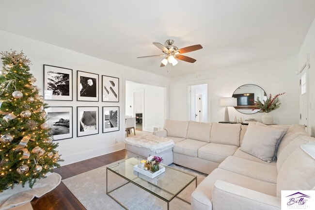 Building Photo - RENTAL PENDING!