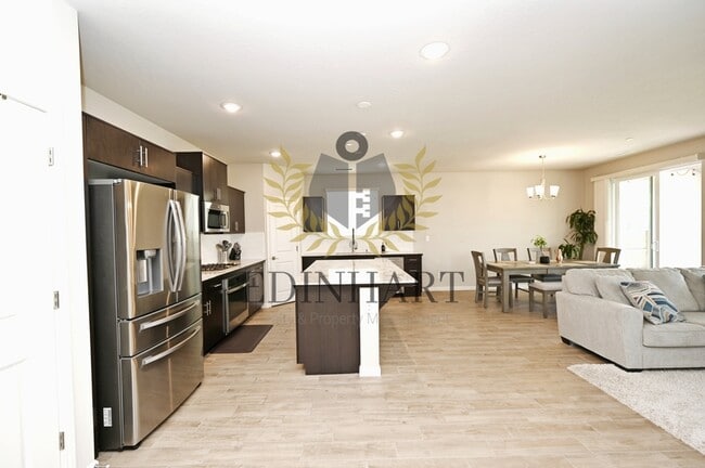 Building Photo - 502 Traverse Dr S