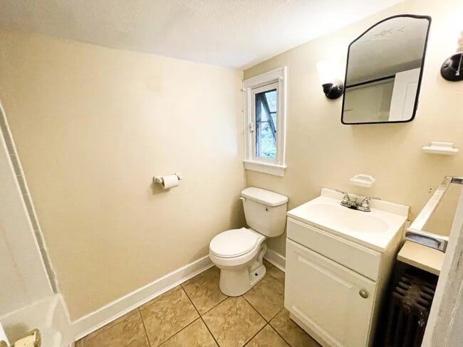 Building Photo - 705 E Seneca St