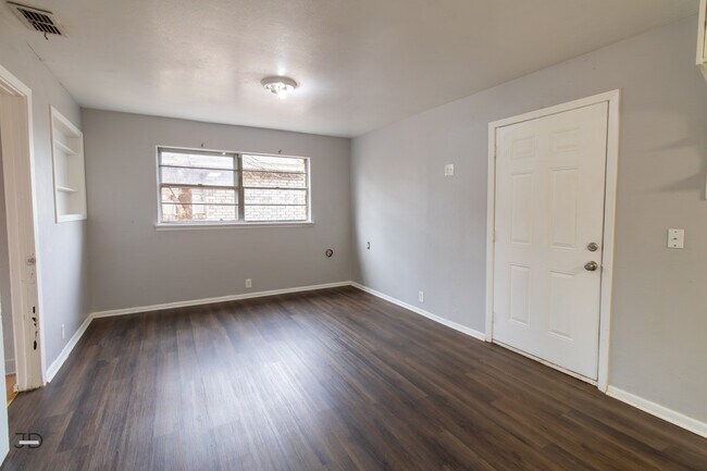 Building Photo - 1808 Las Cruces Ln