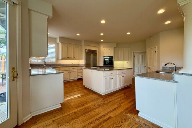 Building Photo - 1876 Heritage Way