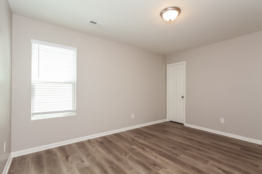 Building Photo - 4617 Esmeralda Drive