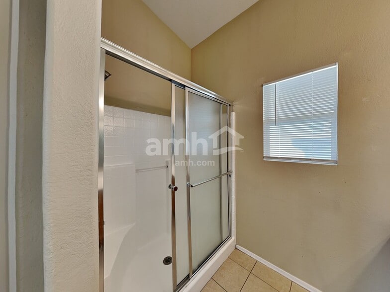 Building Photo - 10455 W Reade Ave