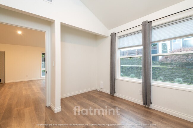 Building Photo - 16111 Stone Ave N