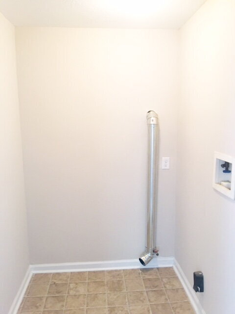 Building Photo - GORGEOUS EAST SIDE 3 BR/1.5 BA STONE RANCH AVAILABLE NOW!