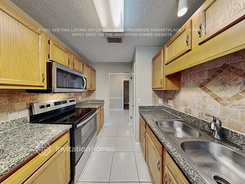 Building Photo - 1562 Candice Ct
