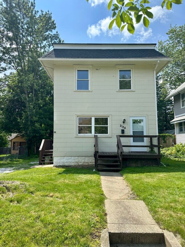 Building Photo - 2124 17th St SW