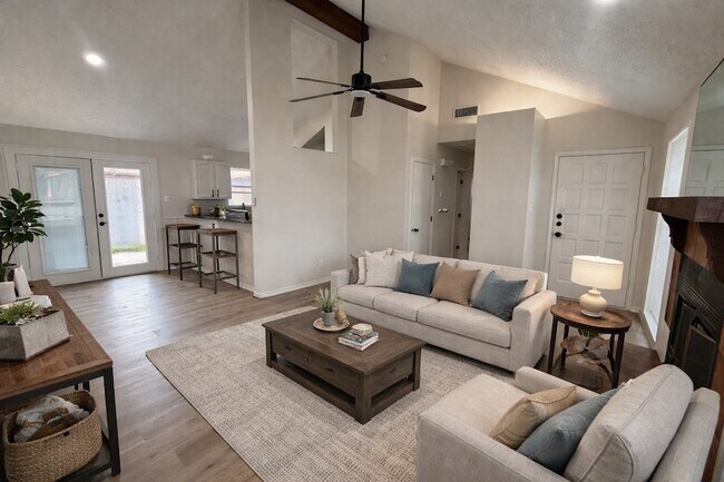 Primary Photo - 418 S Las Vegas Trail