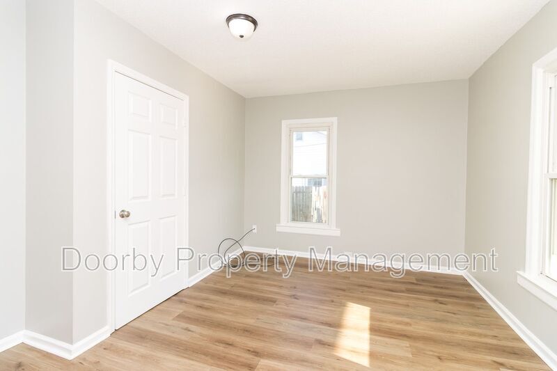 Building Photo - 103 Farris St NE