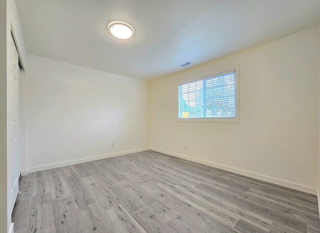 Building Photo - Arlington - Updated Home with 4 Bedroom + ...