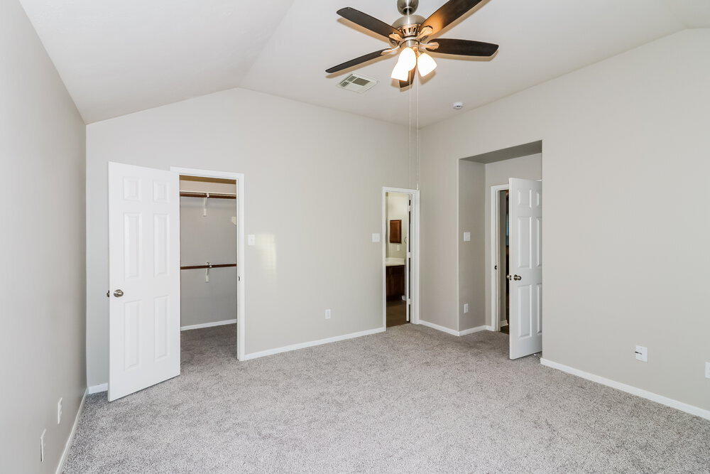 Building Photo - 18018 Iris Edge Way